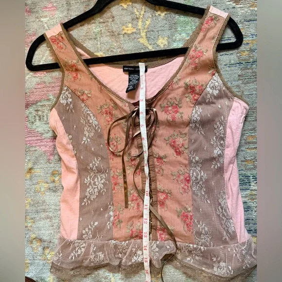 New York & Company Y2K Pink Floral Lace Blouse - Picture 4 of 5